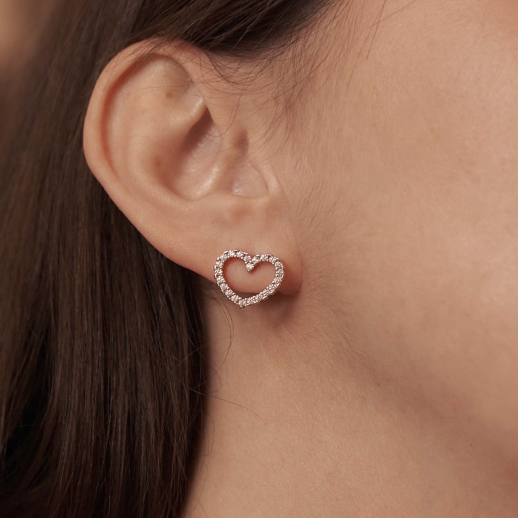 Серьги пусеты Сердце из серебра с фианитами арт. 94026760
