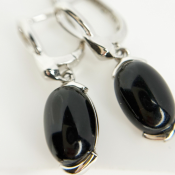 Серьги из серебра с ониксом арт. 651594