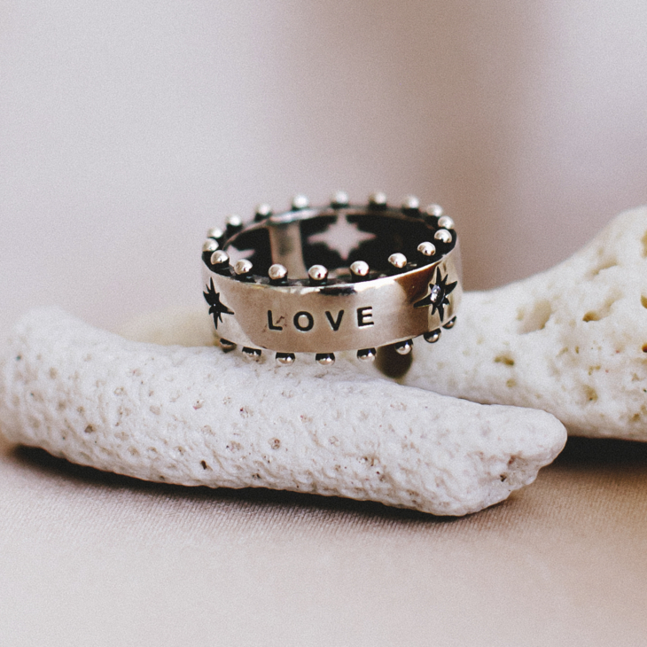 Кольцо из серебра Love арт. 95010130