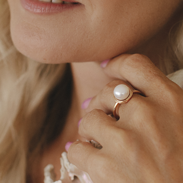 Кольцо из золота с жемчугом арт. КЛ7044