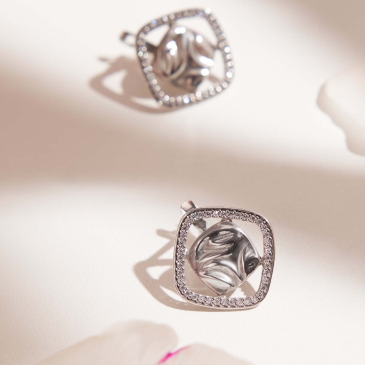 Серьги из серебра с фианитами арт. 320701G885л