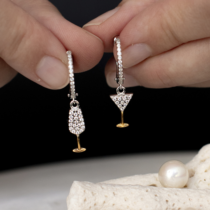 Серьги из серебра с фианитами арт. 94026712